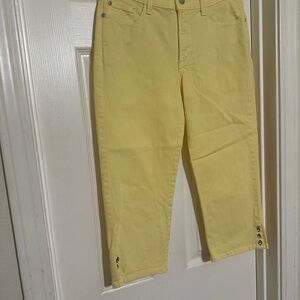 NYDJ Yellow Capri’s with sparkly diamond button detailing